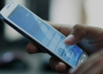 Kosto e komunikimit për shqiptarët është dyfishuar në pesë vjet, më e shtrenjtë se mesatarja e BE