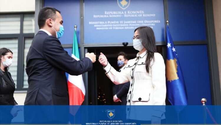 Ministri italian Di Maio në Prishtinë: BE të sigurojë vaksinat për Ballkanin