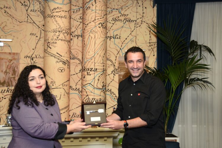 Vjosa Osmani dhe Erion Veliaj