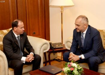 Zyrtarizimi i zgjerimit të Greqisë me 12 milje në detin Jon/ Nishani-Ramës: Tradhtia ka emër!