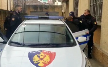 U kapën me benzinë, shoqërohen dy të mitur nga protesta në Shkodër