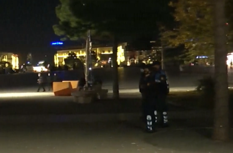 LAJM I FUNDIT/ Vrasja e Klodian Rashës, fillon mbledhja e protestuesve në shesh