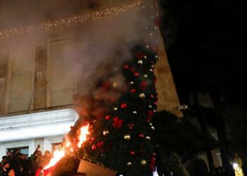 Video/ Protestat për vrasjen e Klodian Rashës, ja çfarë shkruajnë mediat ndërkombëtare