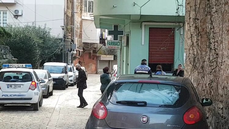 Sherr me mjete prerëse në lokalin në Ishëm, 3 të plagosur. Arrestohen 3 persona