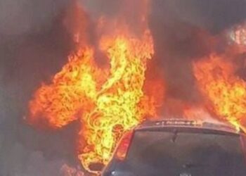 “Audi” digjet në mes të natës në Elbasan