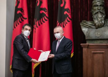 Presidenti Ilir Meta dhe ministri i sapo emëruar, Bledi Çuçi