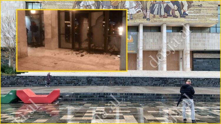 Rrethohet Muzeu Kombëtar,nisin punimet e riparimit