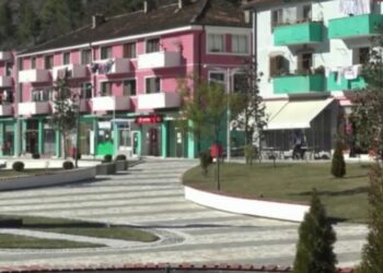 Covid-i mbyll kopshtin në Skrapar, dalin pozitive dy edukatore, të infektuar edhe mësues e zyrtarë në Berat