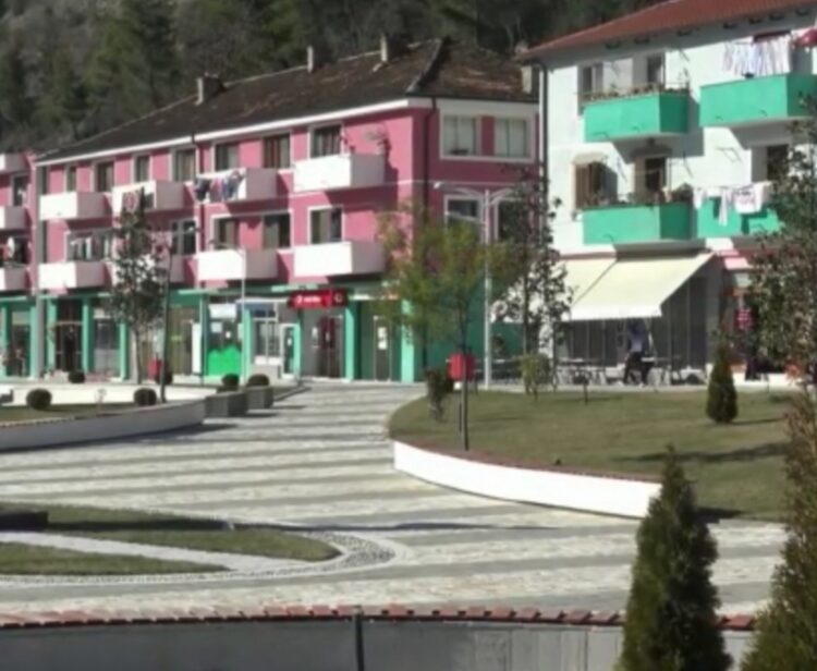 Covid-i mbyll kopshtin në Skrapar, dalin pozitive dy edukatore, të infektuar edhe mësues e zyrtarë në Berat