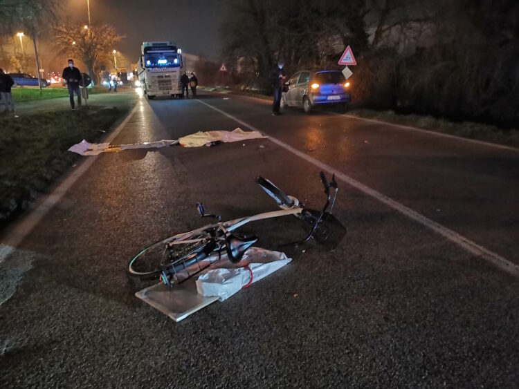 Aksidenti tragjik/ 31 vjeçarja shqiptare humb jetën, po bënte blerje për festa (FOTO)