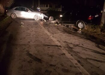 Mjeti i drejtuar nga adoleshenti pa patentë përplas BMW-në