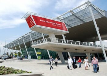 Shitja e Aeroportit të Rinasit te “Kastrati” / Reagon PD: Ka mungesë transparence dhe prek sigurinë kombëtare. Sapo të vijmë në qeveri, koncesionet do i nënshtrohen…
