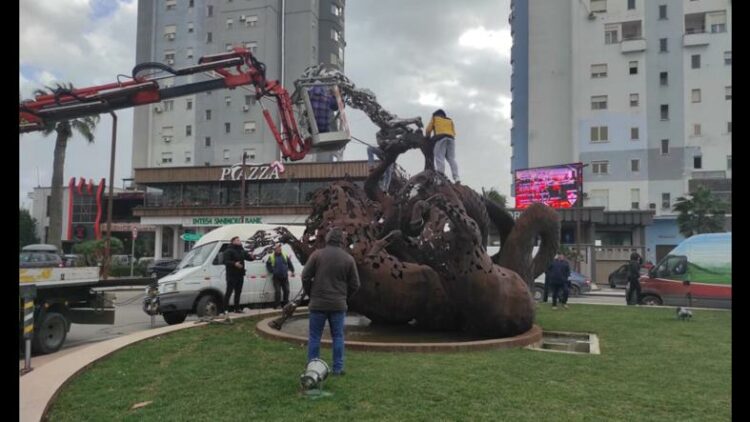 Moti i keq në Durrës/ Era e fortë dhe deti i trazuar anulojnë tragetet e linjës së Barit dhe anasjelltas