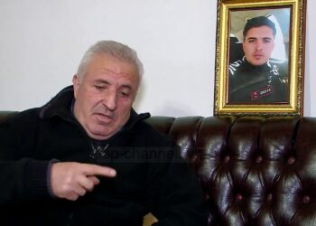 “Ishte përplasur me të afërmit e një deputeti në Lezhë”/ Babai i efektivit të vrarë akuzon eprorët