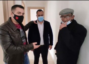 Dy familje në Maminas hyjnë në shtëpitë e rindërtuara, Ahmetaj: Shteti ndërmori të gjitha masat, ne nuk i braktisim njerëzit