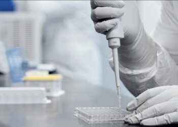 FDA i jep dritën jeshile vaksinës Moderna, gati të nisë shpërndarja