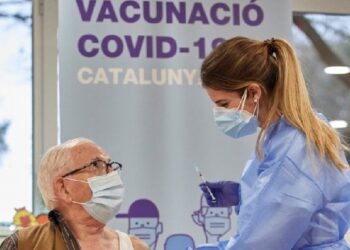 Spanja, regjistër me personat që refuzojnë të marrin vaksinën antiCOVID