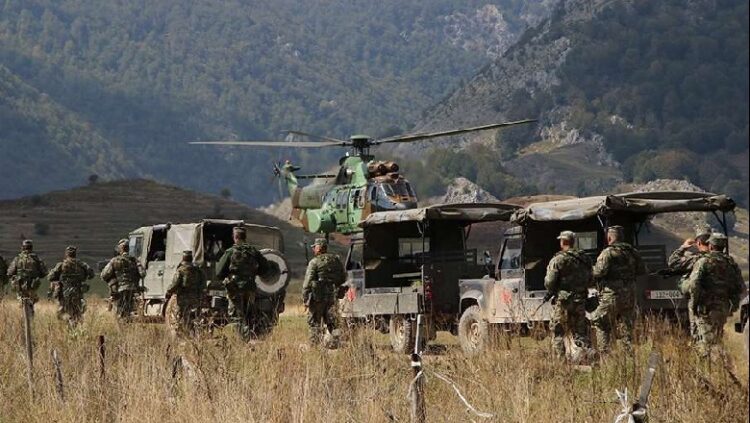 Akuzat e PD për përdorimin e helikopterit për fushatë/ Forcat Ajrore: Ministrja e Mbrojtjes ka udhëtuar vetëm 4 herë, ligji ia njeh këtë të drejtë