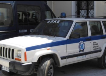 E rëndë në Greqi, shqiptari vret djalin me thikë, ngjarja u krye në bashkëpunim me të birin