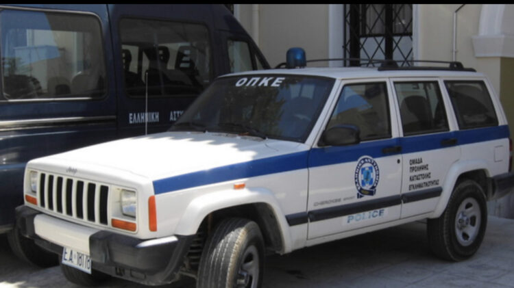 E rëndë në Greqi, shqiptari vret djalin me thikë, ngjarja u krye në bashkëpunim me të birin