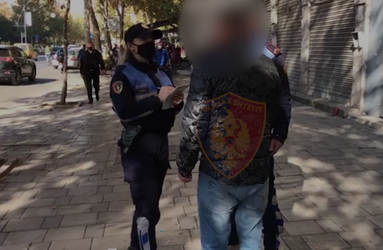 Policia bën bilancin e 4 ditëve të fundit, sa qytetarë u gjobitën pasi thyen rregullat anti-Covid