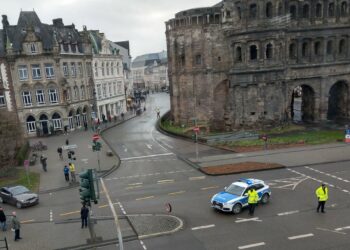 Horror në Gjermani/ Makina futet mes turmës së njerëzve, lë pas dy të vdekur dhe 10 të plagosur, dyshime për sulm terrorist