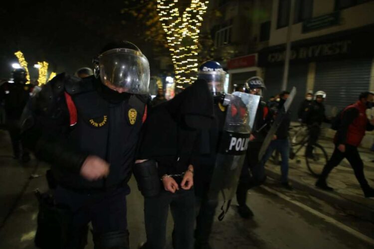 Evropa dënon dhunën e shtetit kundër të rinjve të Shqipërisë