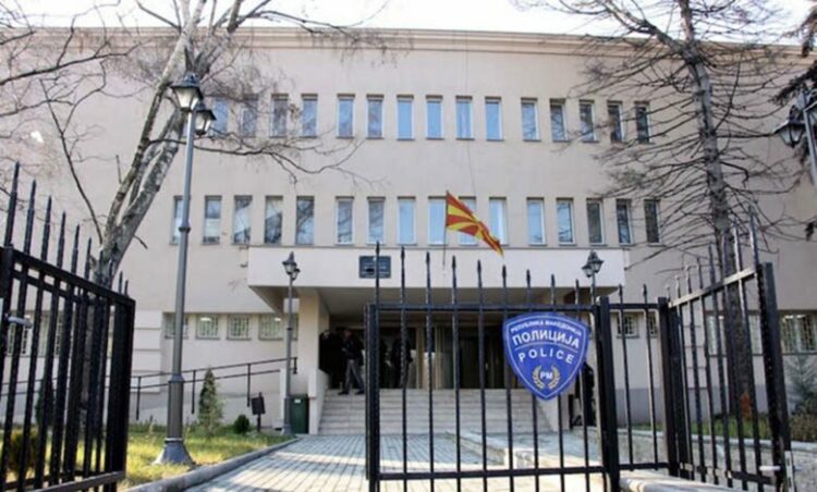 Masat për festat e fundvitit, qeveria maqedonave vendos linjë telefonike falas për të denoncuar shkeljen e rregullave