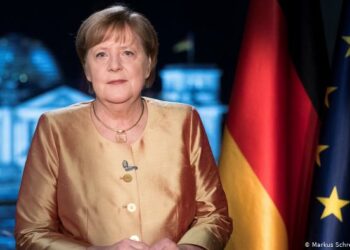 Merkel iu drejtohet gjermanëve për Vitin e Ri: Pandemia detyrë e shekullit, për vaksinimin duhet durim dhe qëndrueshmëri