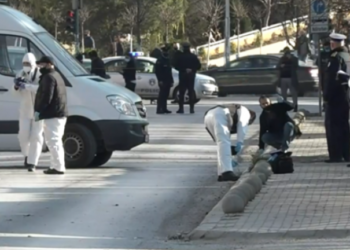 Vritet një person me armë zjarri në Prishtinë, autori dhe viktima në të njëjtën makinë, e qëlloi nga pas