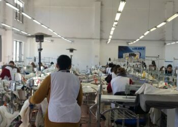 Punonjësit shqiptarë pushojnë më pak se përcaktimet në Kodin e Punës, sektorët ku punohet më gjatë