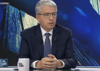 U dorëhoq apo u shkarkua? Rrëfehet Lleshaj…