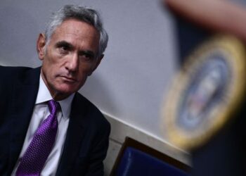 Dorëhiqet këshilltari i besuar për Covid-19 i Trump: I uroj ekipit të ri gjithë të mirat