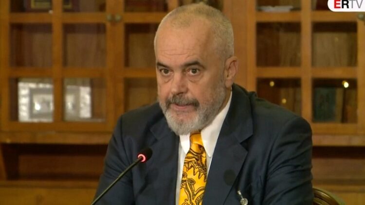 5 mijë lekë për person/ Shpërblimi në fundvit, Rama: 34 milionë dollarë për pensionistët…