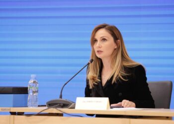 Fiskalizimi/ Jorida Tabaku: Dhurata e Ramës për bizneset nga 1 janari, 2 mijë euro në vit pagesa shtesë. Koncesioni qokë do t’i kushtojë shqiptarëve 16 mln euro