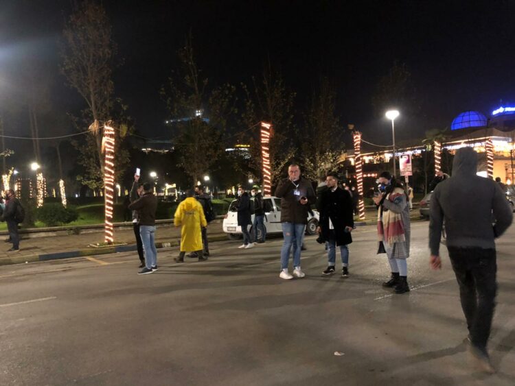 Protesta/ Efektivët e policisë bllokojnë Myslym Shyrin