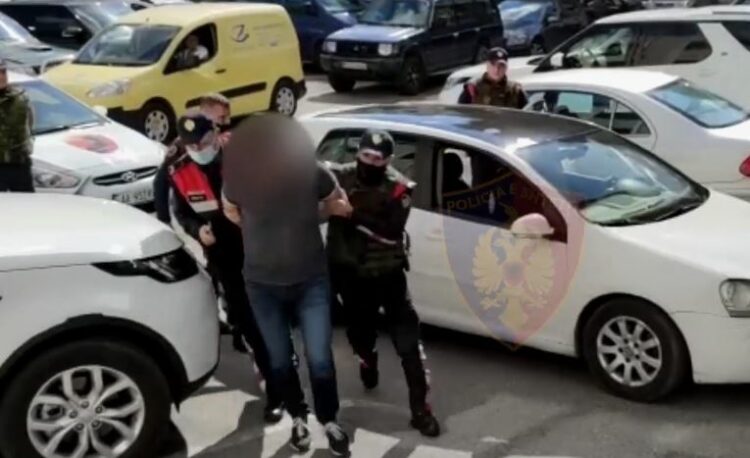 Arrestohen tre persona në Vlorë. Policia jep detajet e aksionit