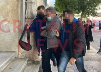 U vra më thikë nga babai i tij/ Flet nëna e 26 vjeçarit: Si nisi sherri për laptopin….