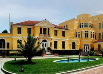 Ambasada e SHBA-ve bën thirrjen e fortë: Përmbahuni dhe shprehuni pa dhunë, vrasja e Klodian Rashës është tragjedi që do zbardhet!