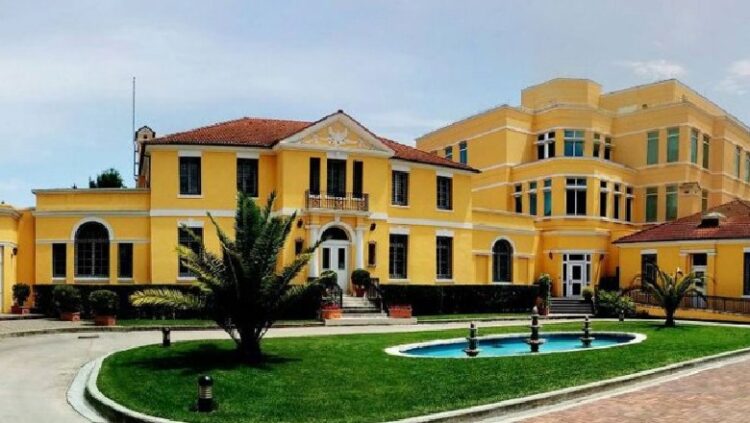 Ambasada e SHBA-ve bën thirrjen e fortë: Përmbahuni dhe shprehuni pa dhunë, vrasja e Klodian Rashës është tragjedi që do zbardhet!