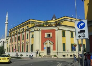 Buxheti i Bashkisë së Tiranës/ Sa do të paguhet për pronat, tabelat, pastrimin, parkimin, sërish rekord nga lejet e ndërtimit