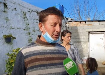 Të jetosh në depon e ujit/ Një familje me shtatë anëtarë jeton prej shtatë vjetësh në Risili të Vlorës (VIDEO)