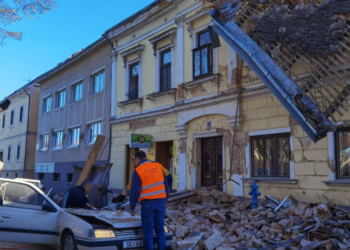 Tërmeti i fuqishëm 6.4 ballë godet Kroacinë!/ Vijojnë paslëkundjet, raportohen disa të lënduar, FOTO nga ndërtesat e dëmtuara