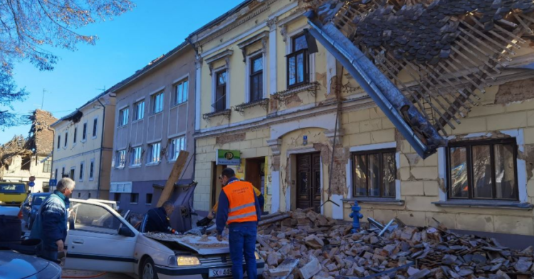 Tërmeti i fuqishëm 6.4 ballë godet Kroacinë!/ Vijojnë paslëkundjet, raportohen disa të lënduar, FOTO nga ndërtesat e dëmtuara