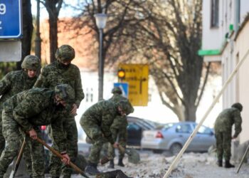 “Kanë tre ditë që vijojnë lëkundjet e tokës”, qytetari rrëfen situatën pas tërmetit tragjik në Kroaci: Kanë mbetur vetëm gërmadha dhe frikë!