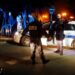 Vriten tre policë në Francë/ Shkuan të ndihmonin një grua nga dhuna e bashkëshortit