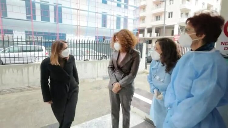 Nisin testet e shpejta për Covid-19 falas në të gjithë vendin