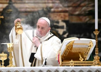 Krishtlindje në kohë pandemie/ Papa Françesku: Reflektoni, në vend të dëshirës për të pasur sa më shumë