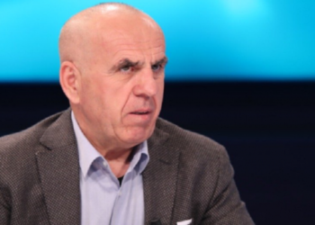 Mjeku infeksionist Pipero: Injektimi i vaksinës anti-covid në 2 faza!