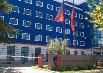 “Asgjë nuk harrohet”/ Policia deklaratë pas njoftimit të SPAK për zbardhjen e dy vrasjeve të bujshme. Njihuni me të shkuarën e dy të arrestuarve